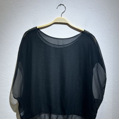 Blusa in chiffon nera