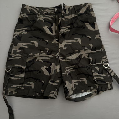 Short cargo camouflage