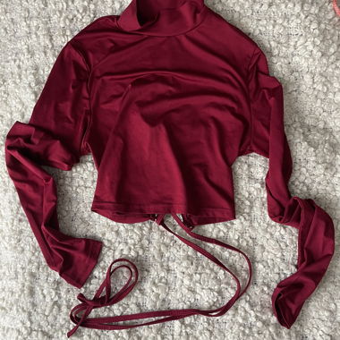 Top corto bordeaux