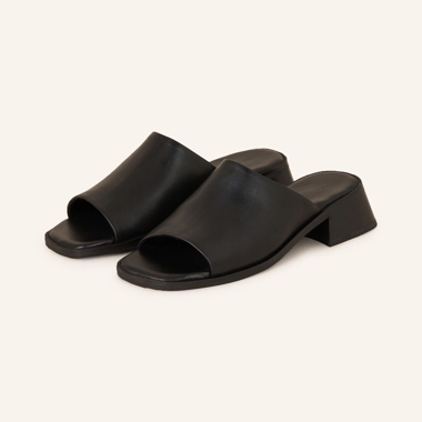 Mules in pelle nera