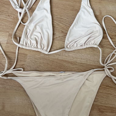 Beiger Bikini Zweiteiler