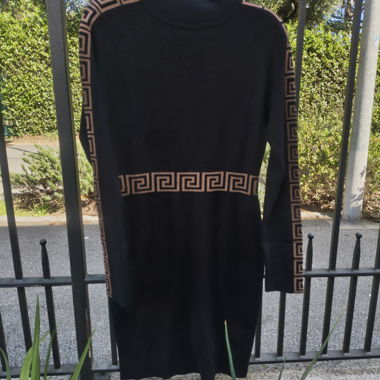 Schwarzes Strickkleid