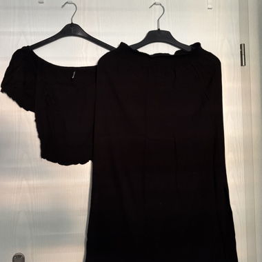 Two-piece set