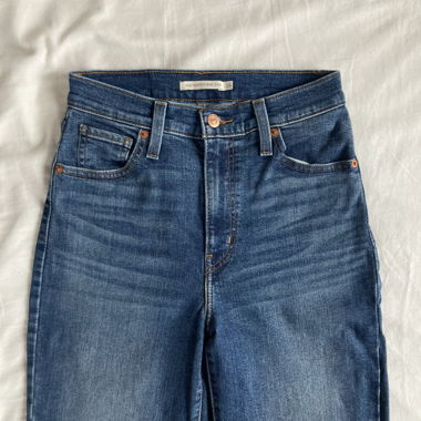Levi's High-Waisted Mom-Jeans (S 26)