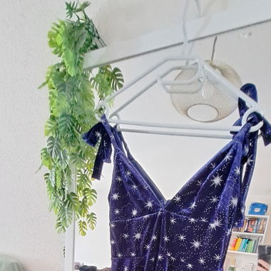 Romantisches Sternenhimmel Samtkleid 