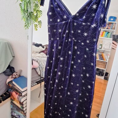 Romantisches Sternenhimmel Samtkleid 