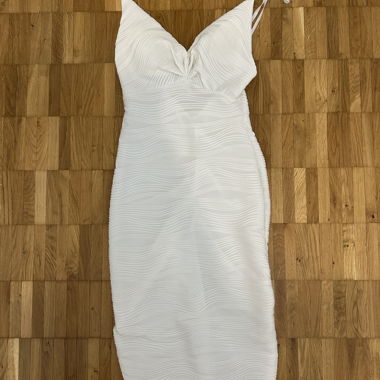 Robe midi blanche à fines bretelles