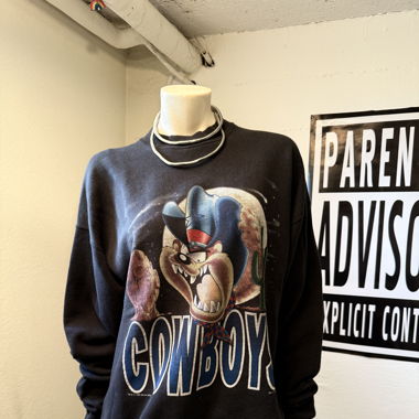 vintage y2k graphic sweater