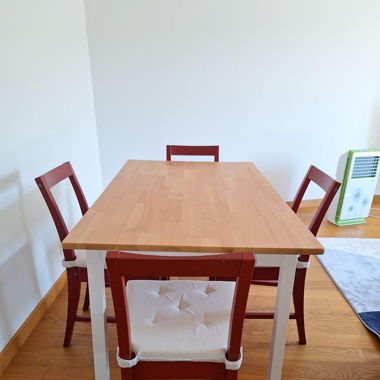 Table + 4 chairs
