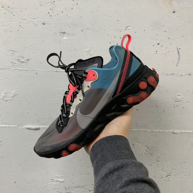 NIKE REACT ELEMENT 87 « SOLAR RED »