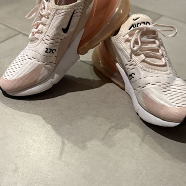 Nike Air 270