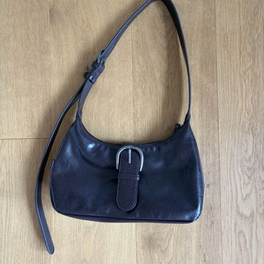 Dark shoulder bag in leather from Zalando