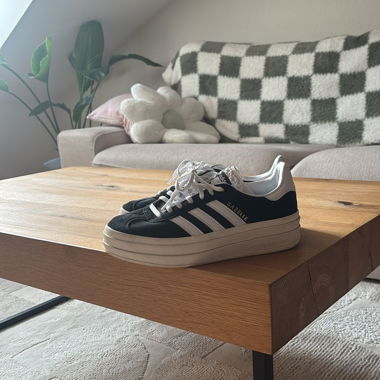 Adidas Gazelle Sneaker mit Plateau