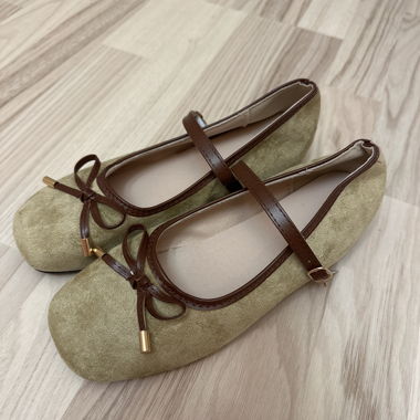 Ballerinas mit Schleife