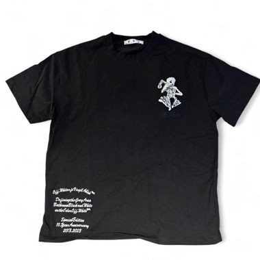 T-shirt Off White con stampa scheletro