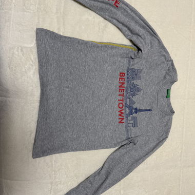 Benettown Europe kids grey long sleeve top