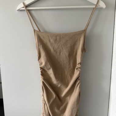 Beiges Kleid 