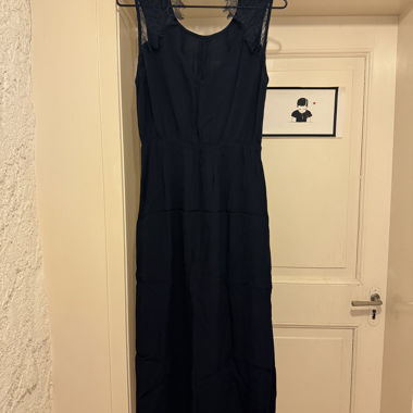 Robe Mimimum noire taille 36