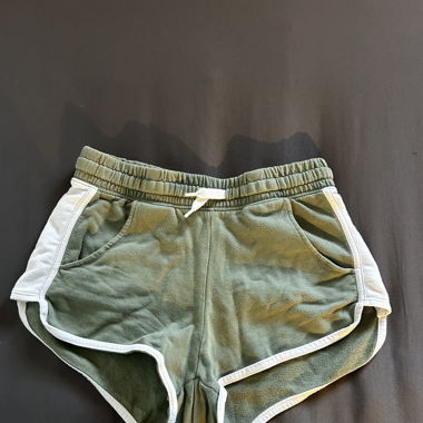 Short vert kaki