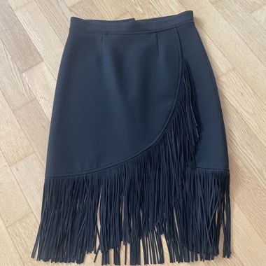 black skirt