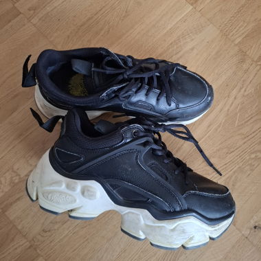 Buffalo chunky sneakers