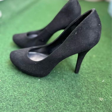 Schwarze Pumps