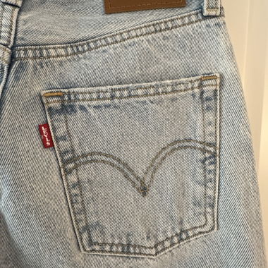 Jeans LEVIS comme neuf ! W25 L29 