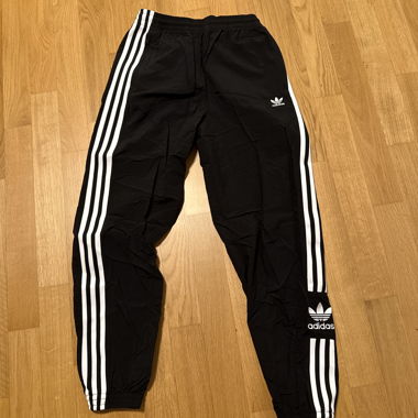 Pantaloni da allenamento Adidas neri