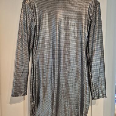 Robe longue en maille argentée