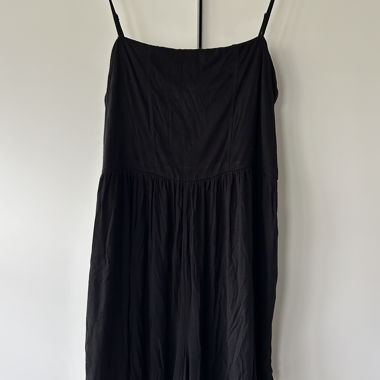 Black spaghetti-strap short jumpsuit