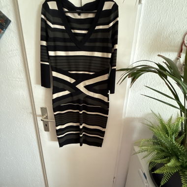 Hübsches Kleid von Morgane