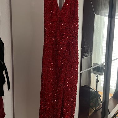 Abito maxi rosso con paillettes