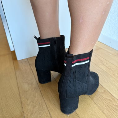 Bottines noires a talon