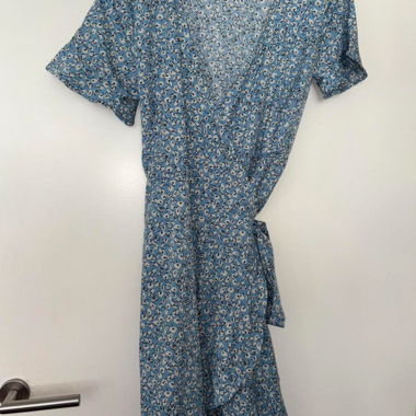blue foral wrap dress