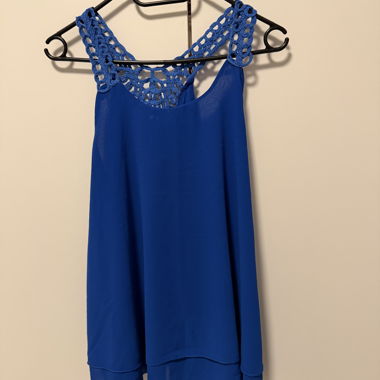Set of 3 women's camisoles with lace