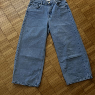 Pull&Bear wide leg jeans