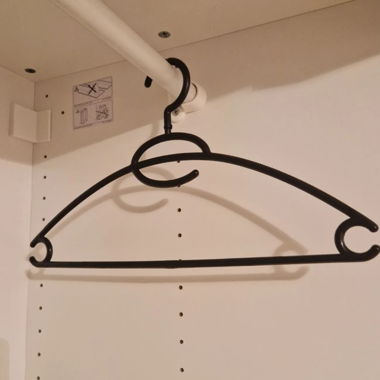 Kleiderbügel schwarz
