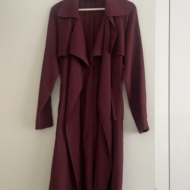 Light Coat in Bordeaux