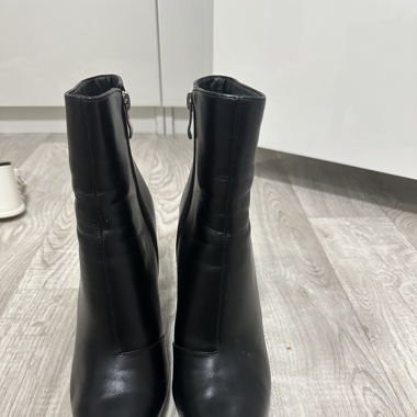 Stiefeletten mit Absatz