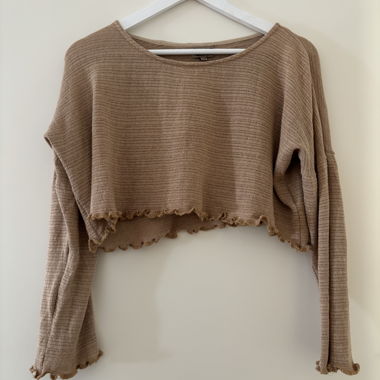 selling these two 'twins top'