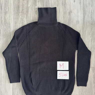 Maglione dolcevita nero taglia M