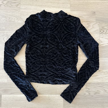 Velvet long-sleeve shirt