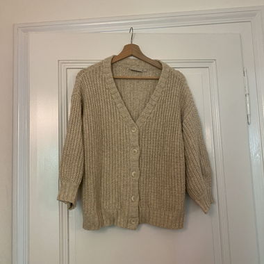 Beiger Strick-Cardigan