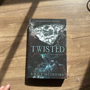 Buch Twisted von Emily Mcintire (Englisch)