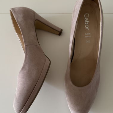 Escarpins en daim rose Gabor