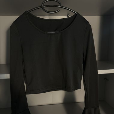 Crop top noir manche longue 