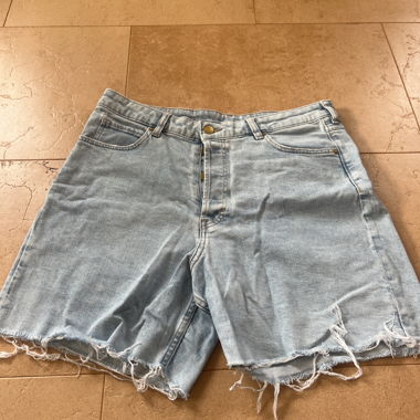 90‘S CUTOFF SHORTS