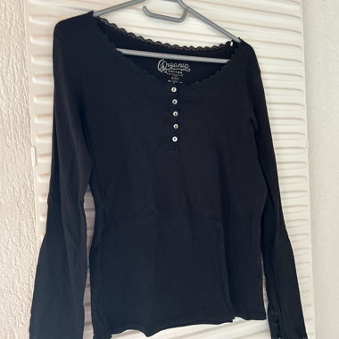 Black Long-Sleeve Top