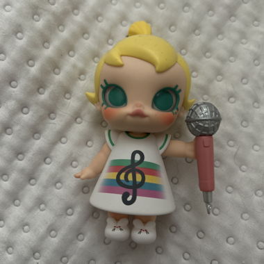Figurine