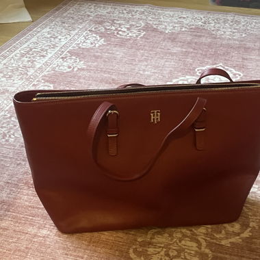 Borsa rossa Tommy Hilfiger